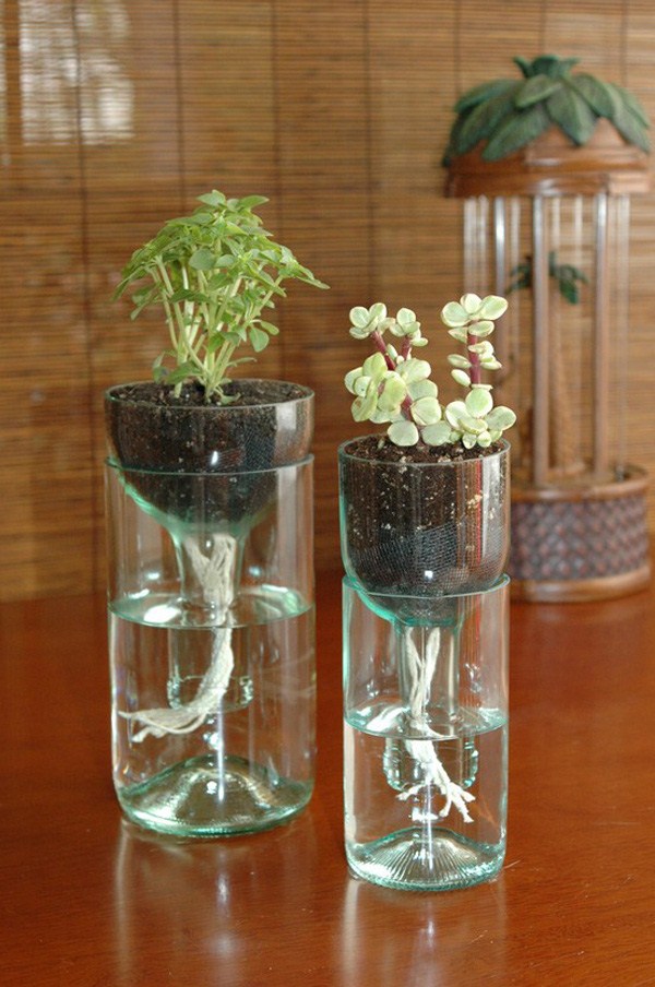 Làm bình hoa từ chai nhựa