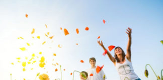 12 cách tự tạo nghiệp tốt cho bản thân và gia đình