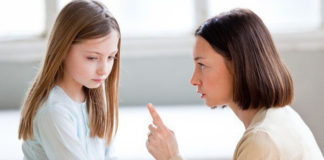 Những thói quen tai hại của bố mẹ cần bỏ ngay khi dạy con nhỏ