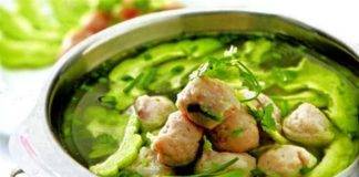 Món ăn cuối tuần: Lẩu cá thác lác khổ qua