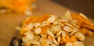 Tác dụng không ngờ của hạt bí đỏ: giúp sáng mắt, chữa mất ngủ và tiêu diệt tế bào ung thư