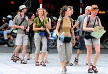 Du lịch theo tour và những điều nhất định không được bỏ qua