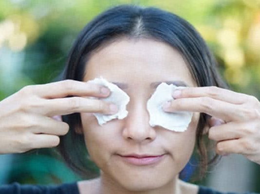 Mẹo hay thổi bay bọng mắt thâm quầng trong “tích tắc”