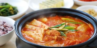 Cách nấu lẩu kim chi Hàn Quốc nóng hổi chua cay đúng vị