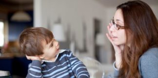 4 cách hay để giáo dục giới tính cho con hiệu quả không ngờ Tạo bầu không khí thân thiện, cởi mở khi chia sẻ những vấn đề giới tính cho trẻ