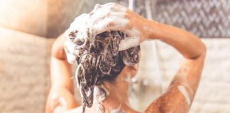 Chăm sóc tóc: Có nên gội đầu hàng ngày hay không? Có nên gội đầu hàng ngày hay không?