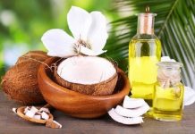 Nguyên nhân hình thành và 6 mẹo hay chống rụng tóc mà bạn nên biết Dầu dừa hỗ trợ ngăn rụng tóc hiệu quả