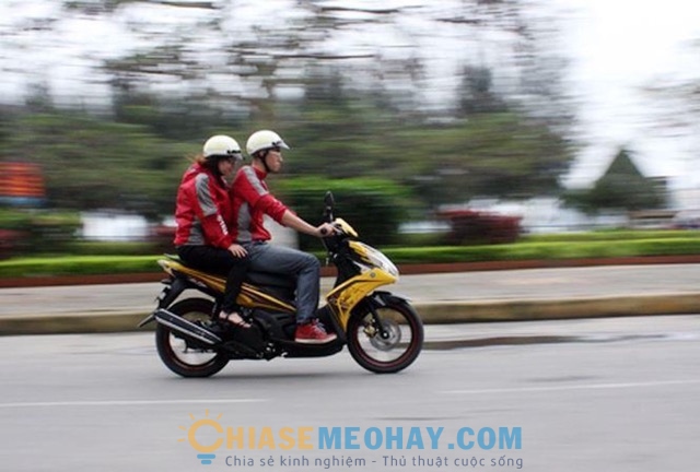 Xe máy là phương tiện được sử dụng rộng rãi tại Việt Nam