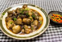 Hướng dẫn làm nấm rơm kho tộ chay chuẩn vị nhất Món nấm rơm kho tộ chay với hương vị đặc biệt