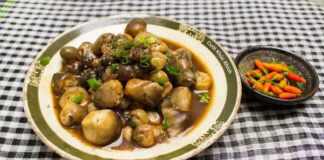 Hướng dẫn làm nấm rơm kho tộ chay chuẩn vị nhất Món nấm rơm kho tộ chay với hương vị đặc biệt